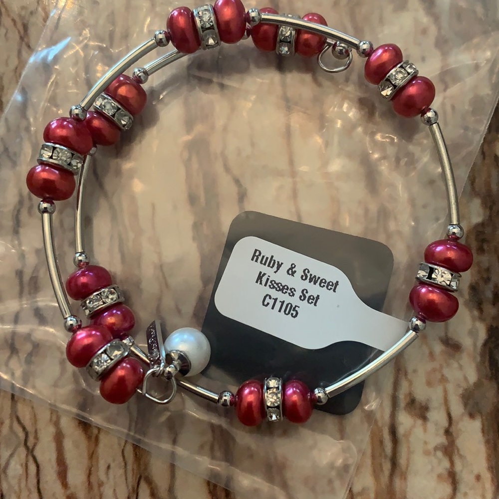 Vantel ruby and sweet kisses bracelet